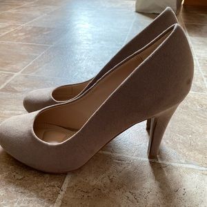 Kelly & Katie nude heels